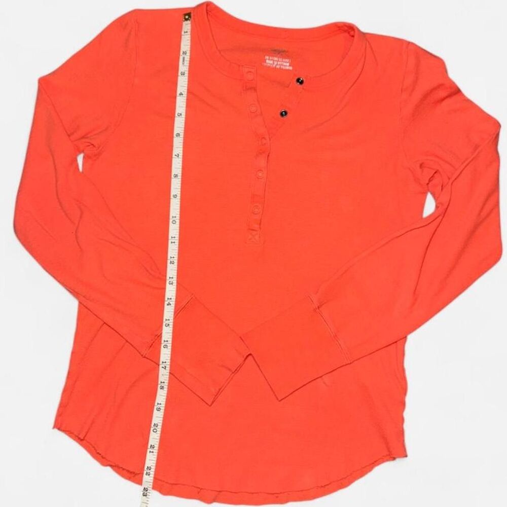 Aerie Coral / Salmon Orange Long Sleeve Henley Shirt with Raw Hem - Picture 3 of 6